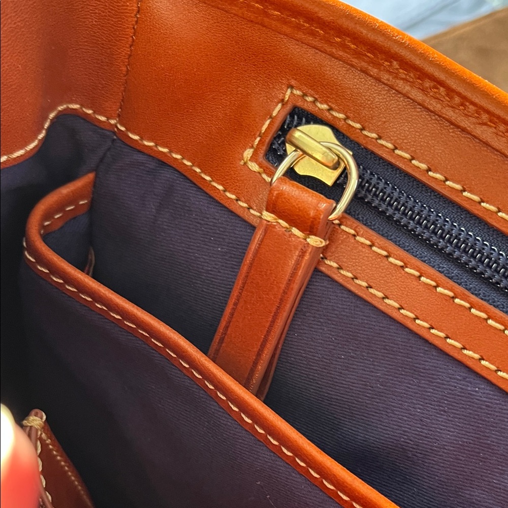 Dooney & Bourke Cream and Brown Shoulder Bag - Picture 5 of 16